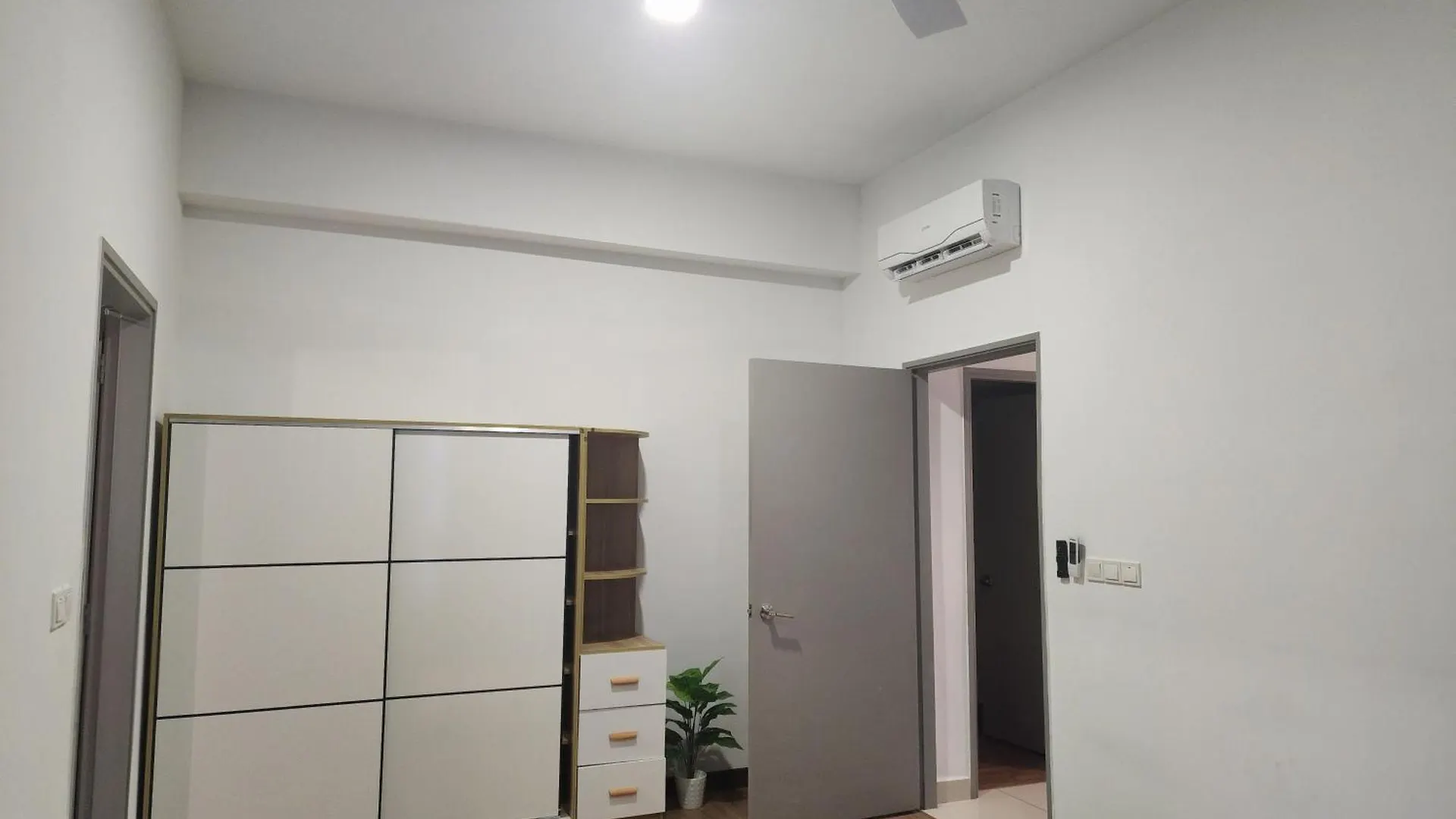 Astoria,4R3B,4Kmtoklcc,1505Sf,Bigbalcony,Newcondo,Bathtub,Nicefacilities Kuala Lumpur 0*,
