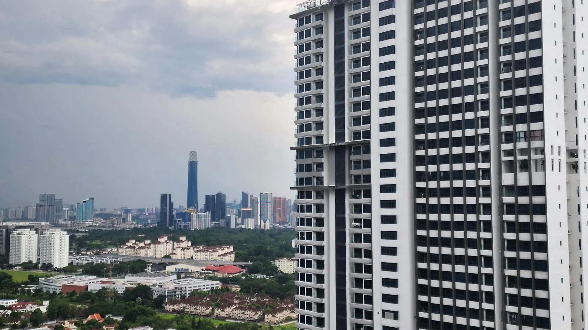 Astoria,4R3B,4Kmtoklcc,1505Sf,Bigbalcony,Newcondo,Bathtub,Nicefacilities Kuala Lumpur 0*,